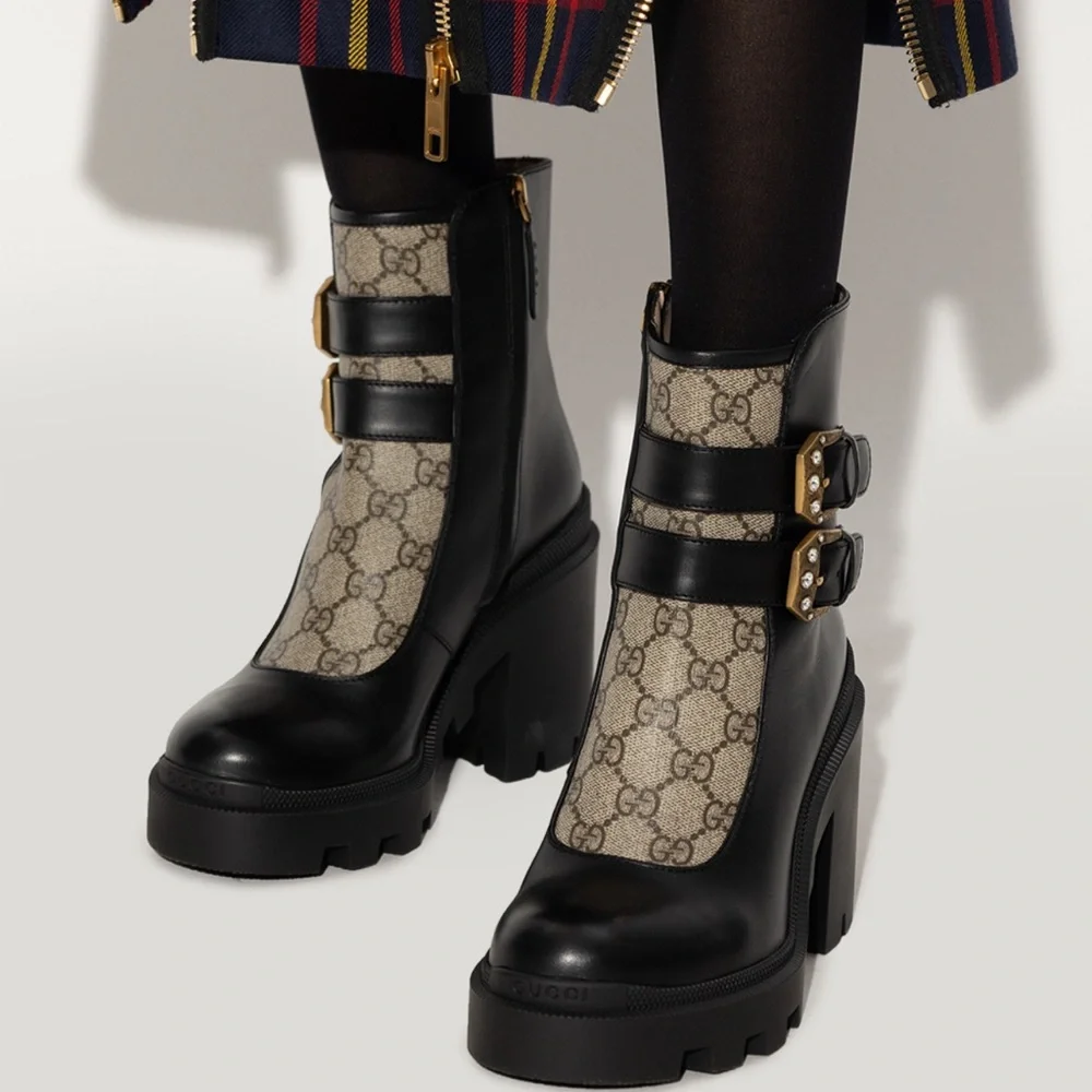 Gucci GG supreme leather block heel lug sole ankle boots with crystal buckles - Picture 5 of 9